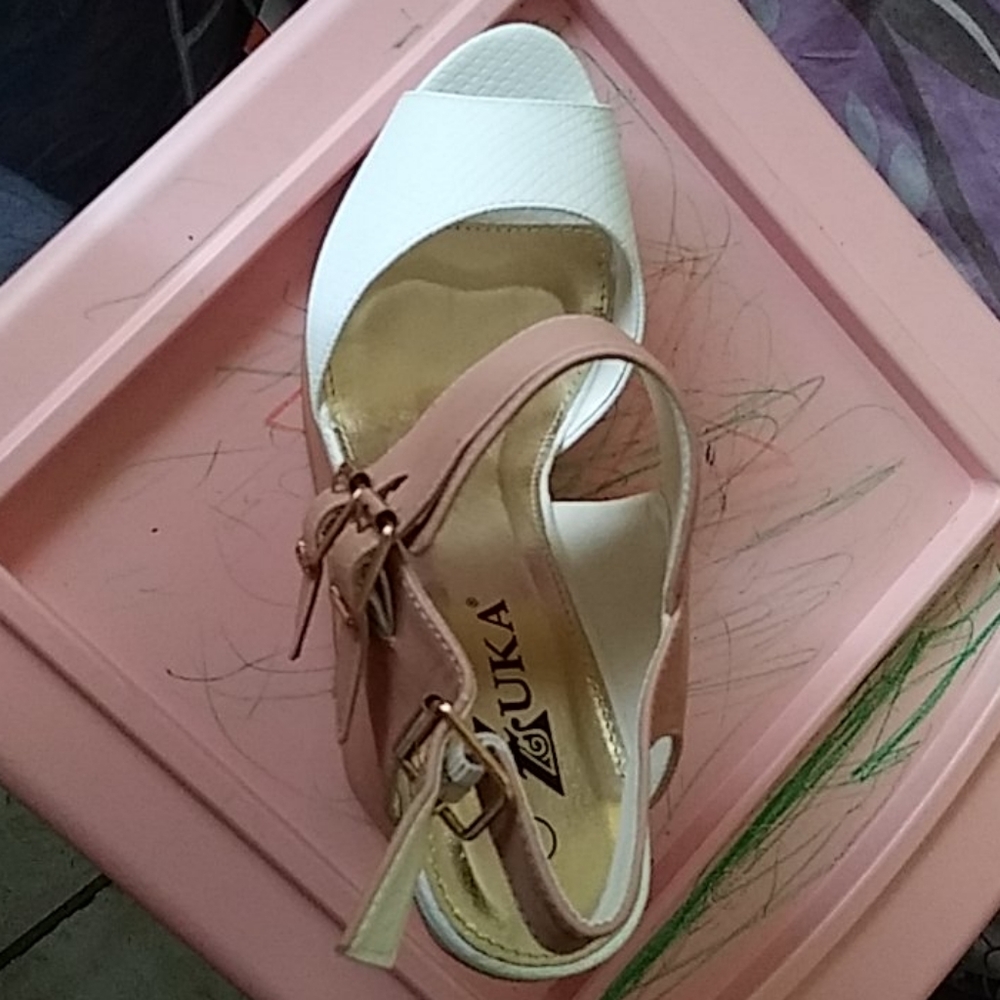 Women shoes size 9 medium